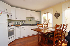 African Suite Kitchen